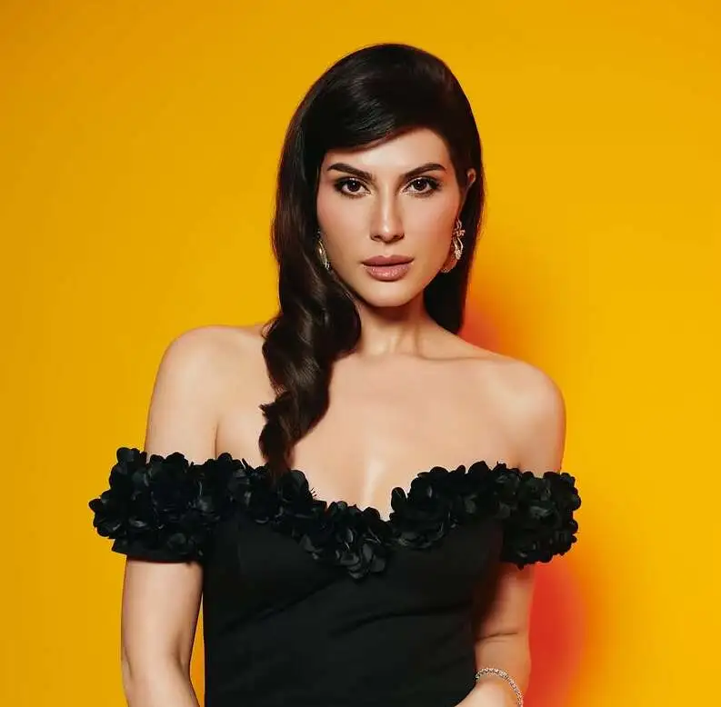 Elnaaz Norouzi Age